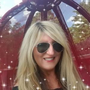 Meet your Posher, Selena